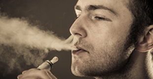 La cigarette électronique : risquée ou pas ?
